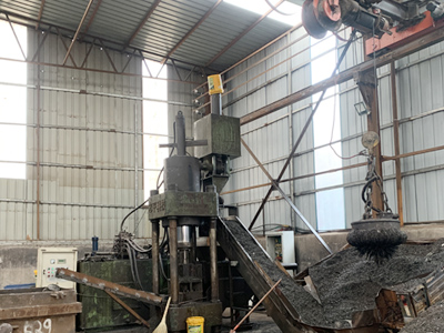 Warsztat brykietowania wiórów żelaznych Zunhua Shengjian Fanrong Machinery oficjalnie rozpoczyna produkcję